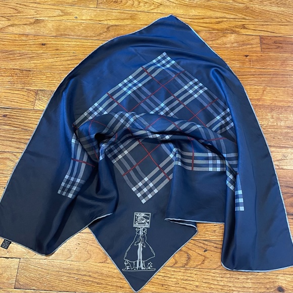 Authentic Burberry Nova Check Plaid scarf - Picture 6 of 7